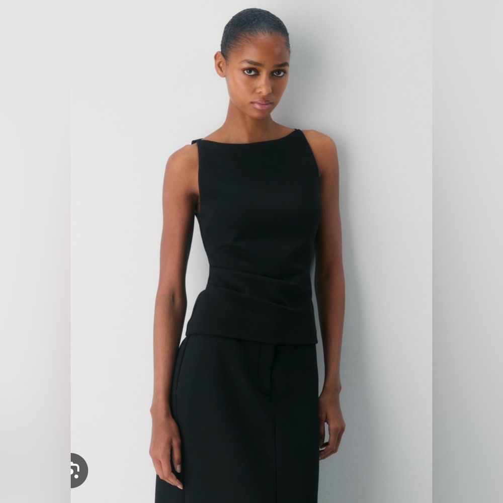 Aritzia babaton figureknit commons top